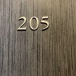 マジェスティック ニーム