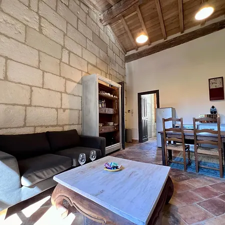 Majestic 3* Nîmes