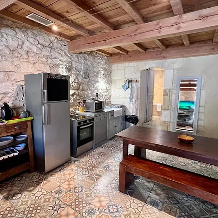 Majestic 3* Nîmes